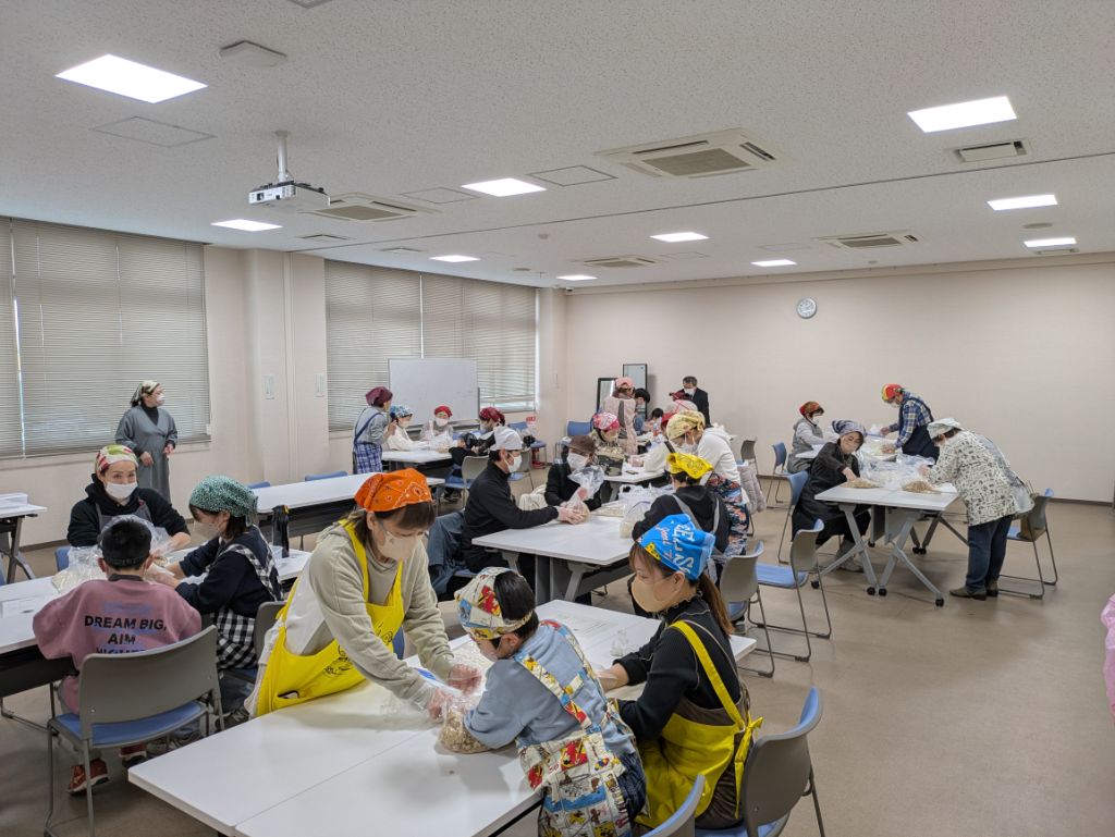 味噌づくり体験の様子