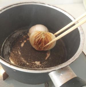 玉ねぎの焼き色の画像