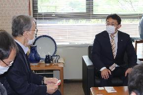 5月25日北海道比布町長表敬訪問の様子