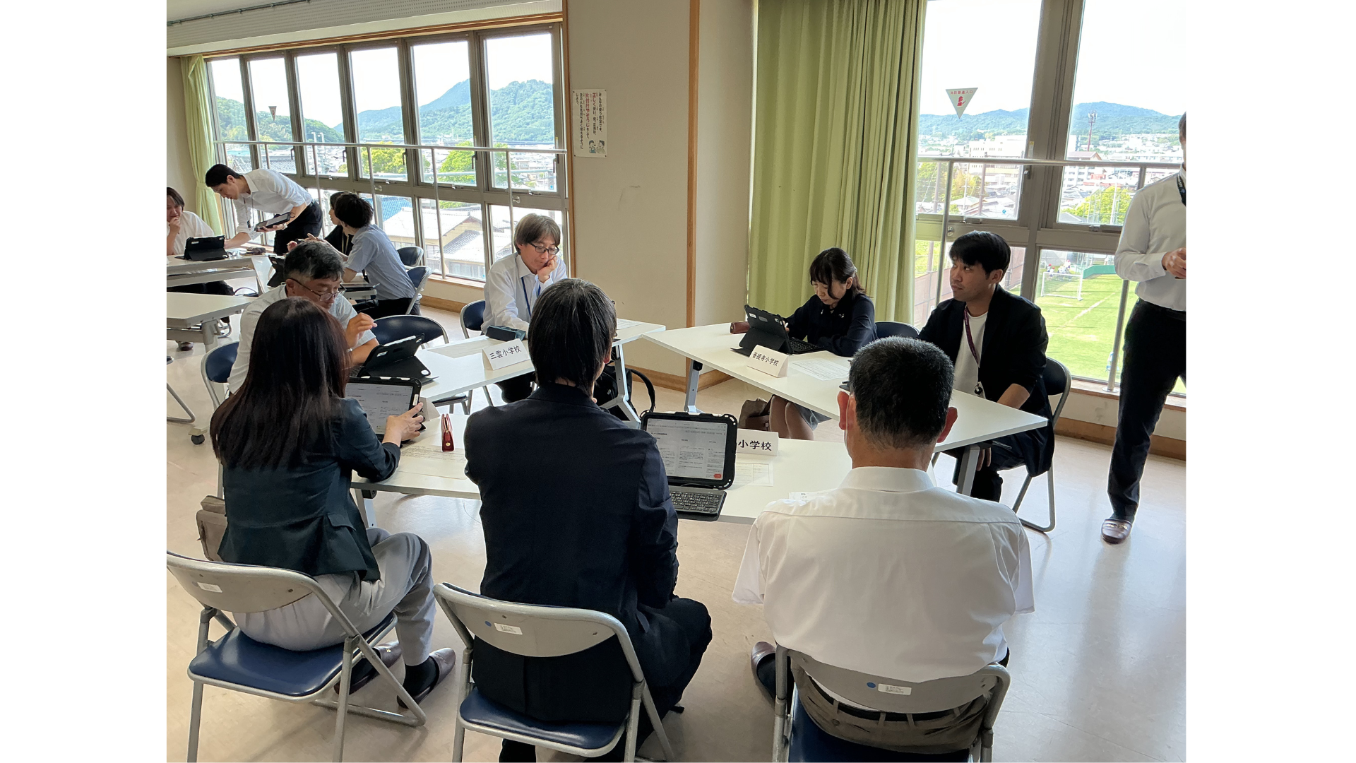 ICT活用推進委員会話し合いの様子